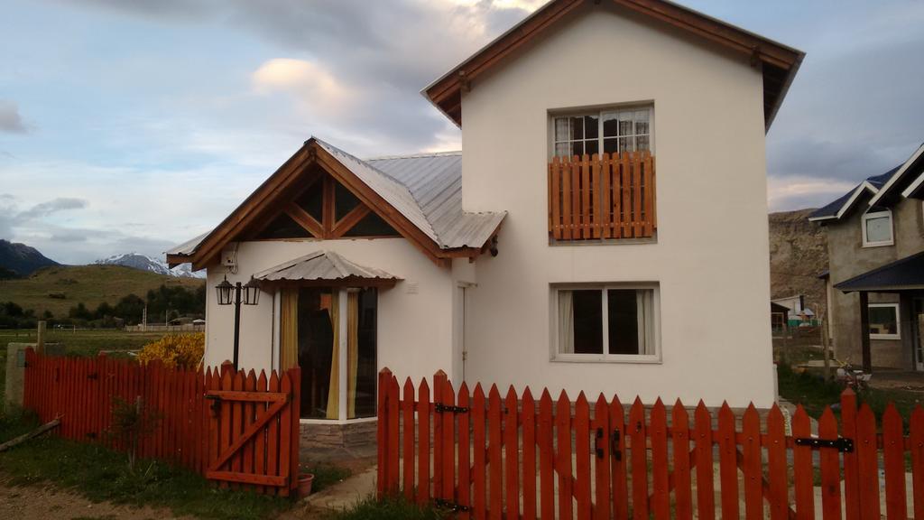 Kaiken - Hostel & Departamentos El Chalten Exterior photo